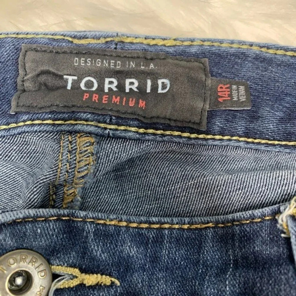 Torrid PREMIUM STRETCH HIGH RISE CURVY SKINNY JEAN - Picture 4 of 7